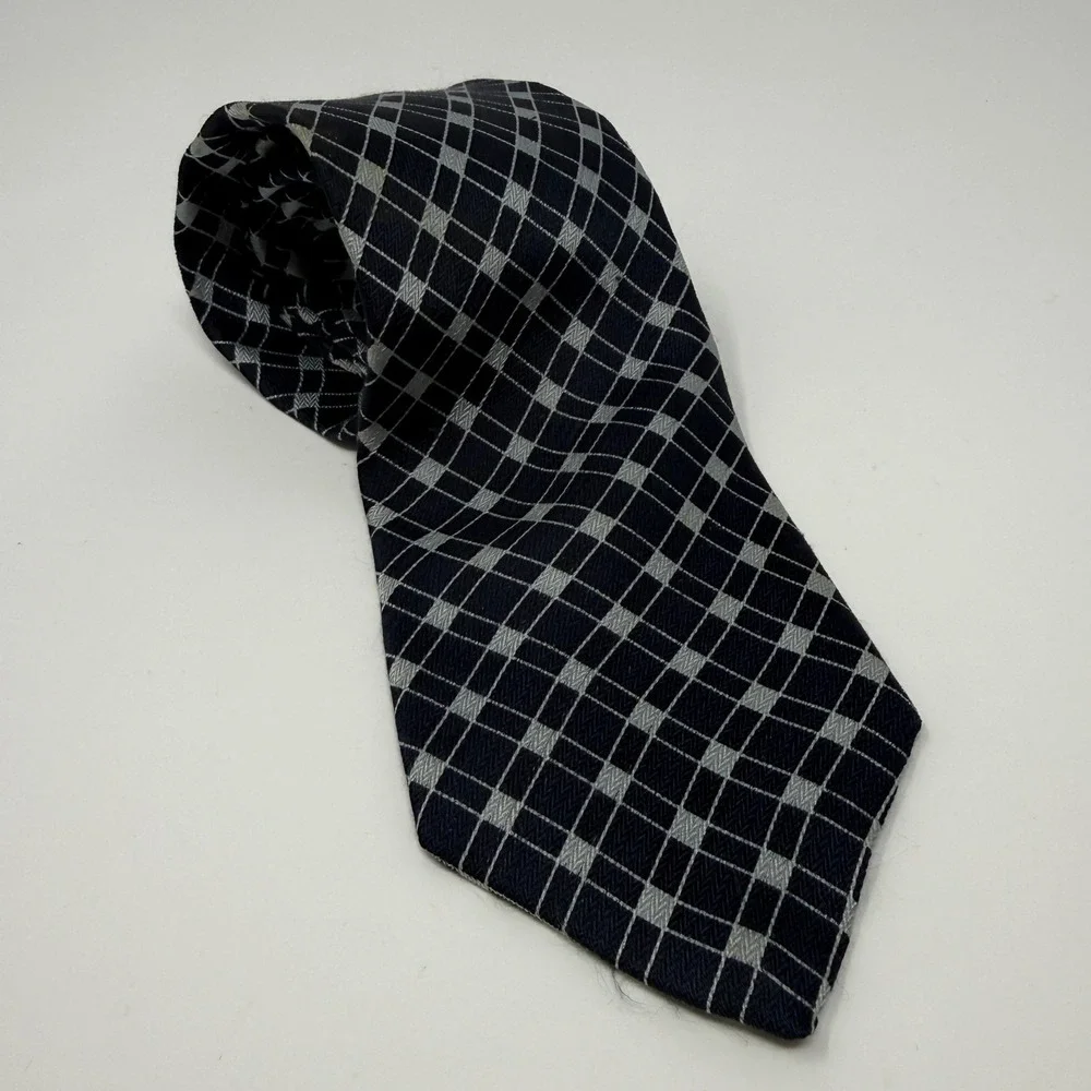 Lord & Taylor Mens Silk Necktie Navy Blue Silver Grid Geometric Woven USA Made